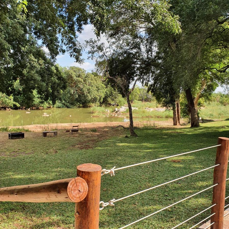Ekuthuleni River Front Chalets Maruleng Exterior photo